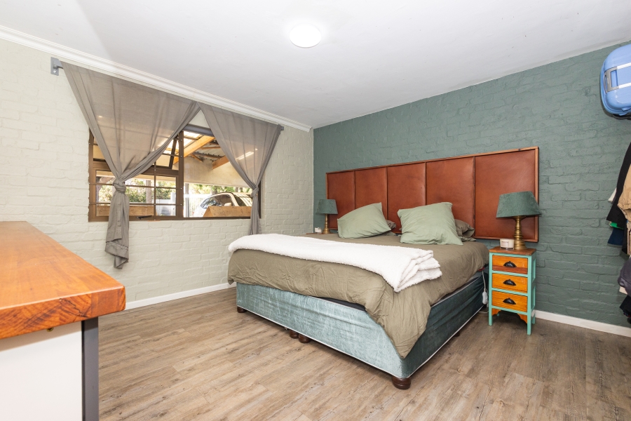 7 Bedroom Property for Sale in Penhill Western Cape